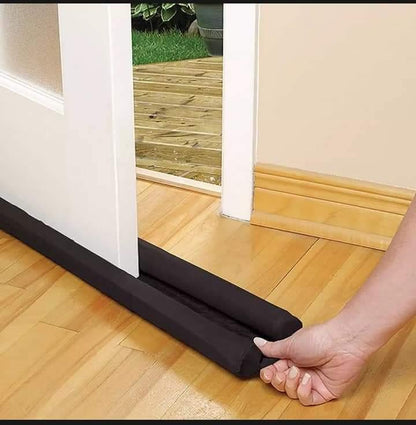 Door bottom sealing strip